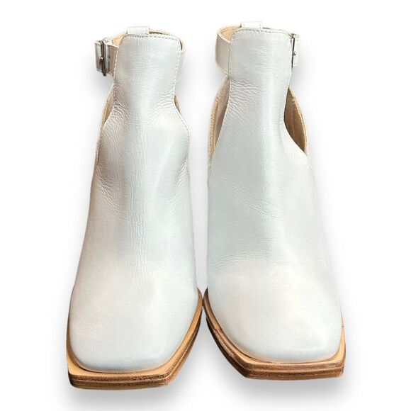 Free People Brady Buckle Boots Booties Size 8 White Leather - Picture 2 of 9